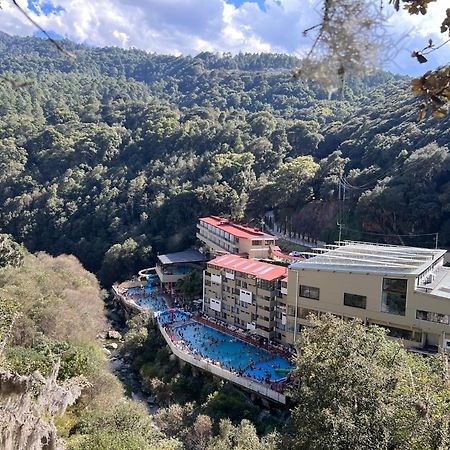 Hotel Y Aguas Termales De צ'יגנהופאן מראה חיצוני תמונה