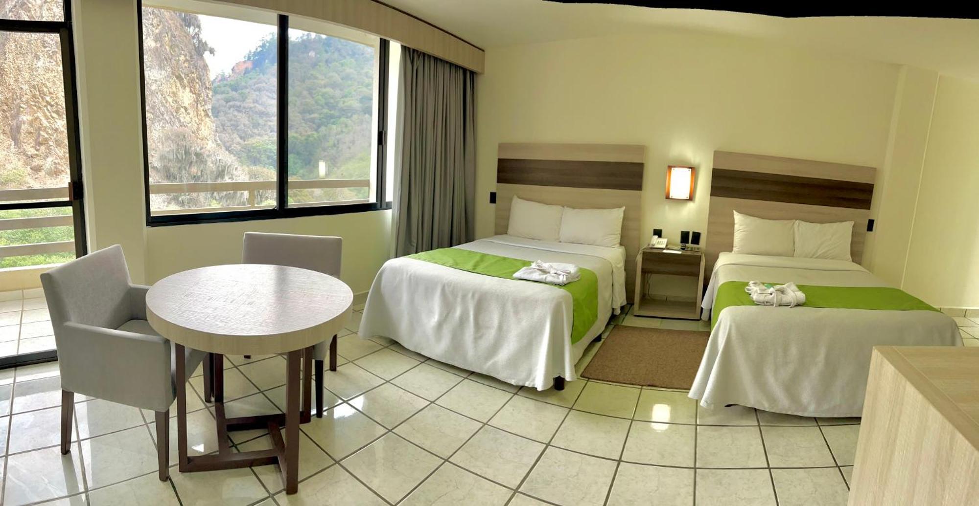 Hotel Y Aguas Termales De צ'יגנהופאן מראה חיצוני תמונה