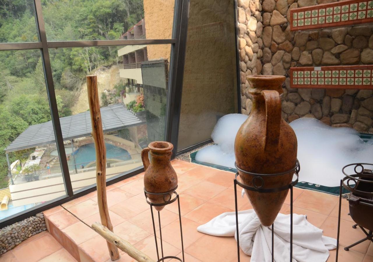 Hotel Y Aguas Termales De צ'יגנהופאן מראה חיצוני תמונה